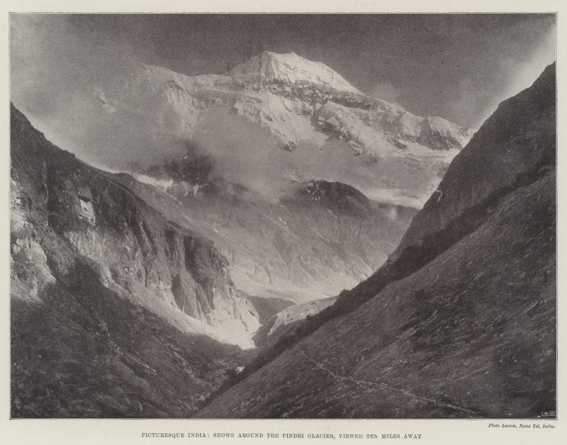 Malerisches Indien, Schnee um den Pindri-Gletscher, zehn Meilen entfernt gesehen von English Photographer