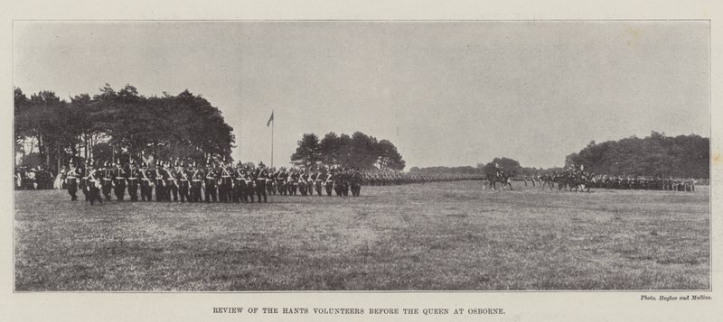 Überprüfung der Hants-Freiwilligen vor der Königin in Osborne von English Photographer
