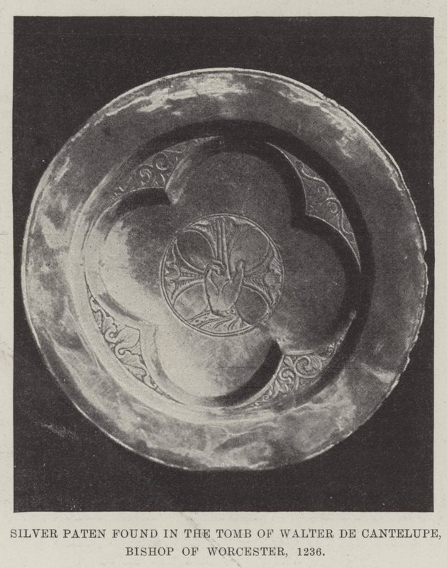 Silberne Patene, gefunden im Grab von Walter de Cantelupe, Bischof von Worcester, 1236 von English Photographer