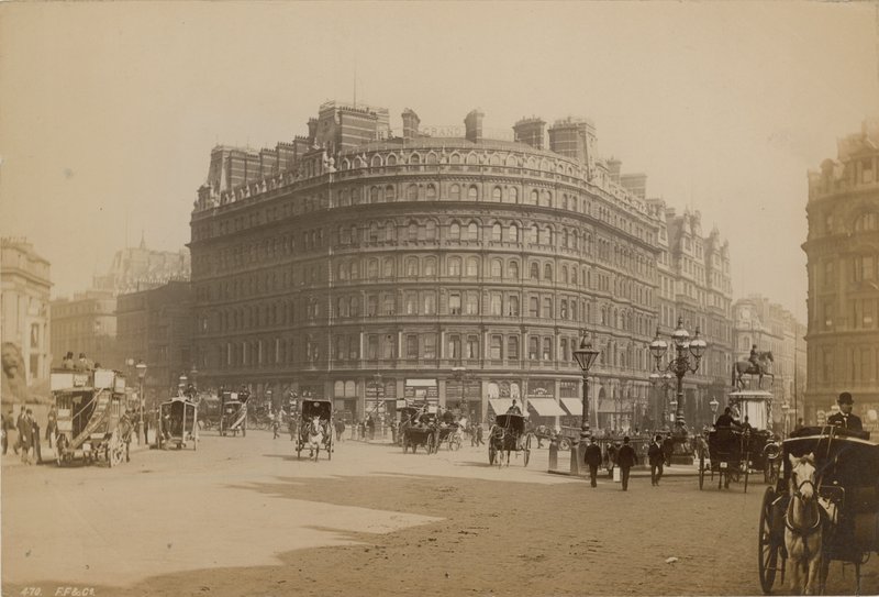 Das Grand Hotel am Trafalgar Square von English Photographer