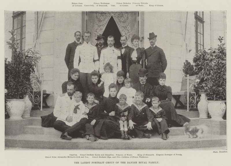 Die neueste Porträtgruppe der dänischen Königsfamilie von English Photographer