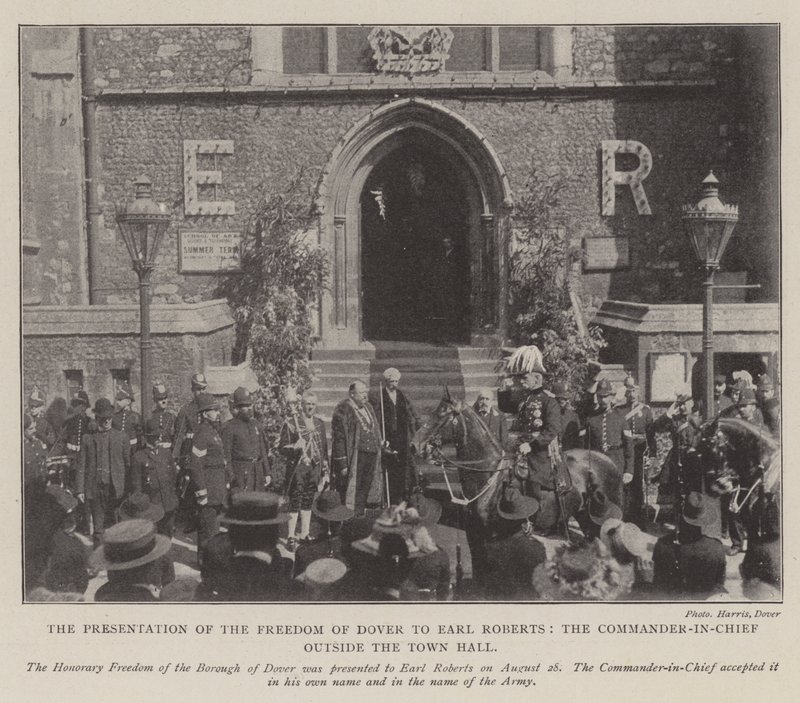 Die Verleihung der Freiheit von Dover an Earl Roberts, den Oberbefehlshaber vor dem Rathaus von English Photographer