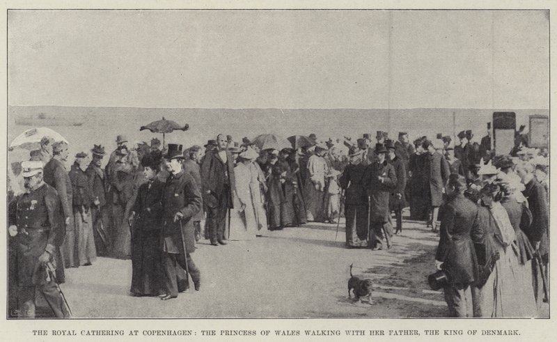 Das königliche Treffen in Kopenhagen, die Prinzessin von Wales spaziert mit ihrem Vater, dem König von Dänemark von English Photographer