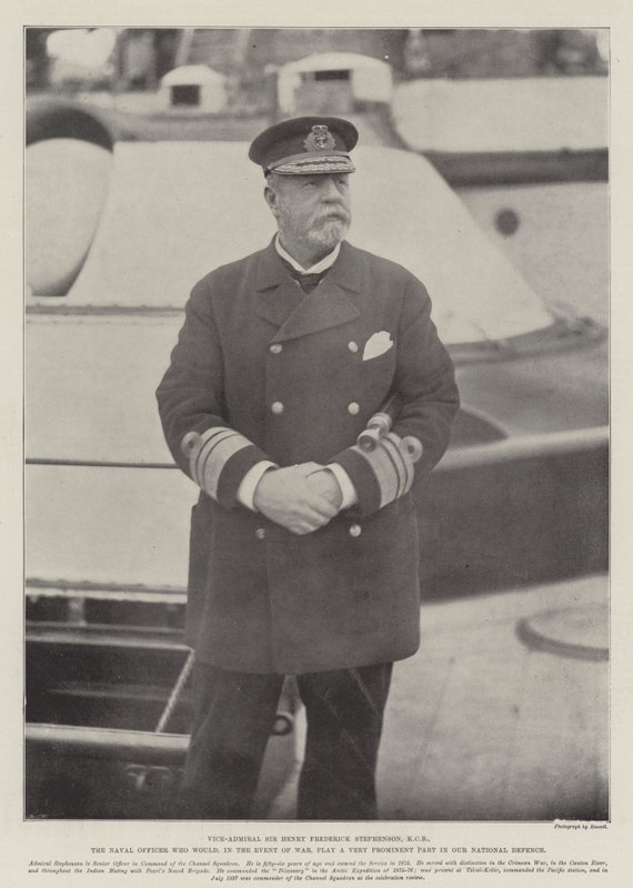 Vizeadmiral Sir Henry Frederick Stephenson, KCB, der Marineoffizier, der im Kriegsfall eine sehr wichtige Rolle in unserer nationalen Verteidigung spielen würde von English Photographer