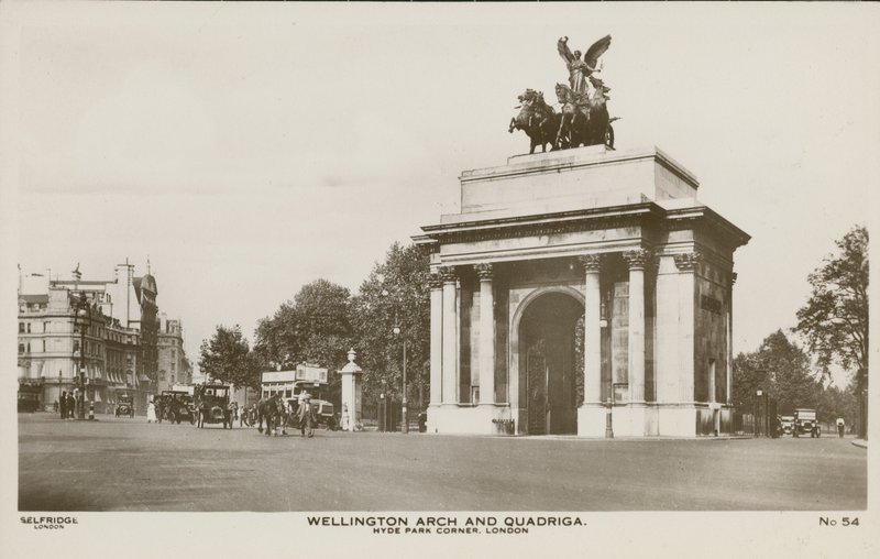 Wellington Arch und Quadriga, Hyde Park Corner von English Photographer