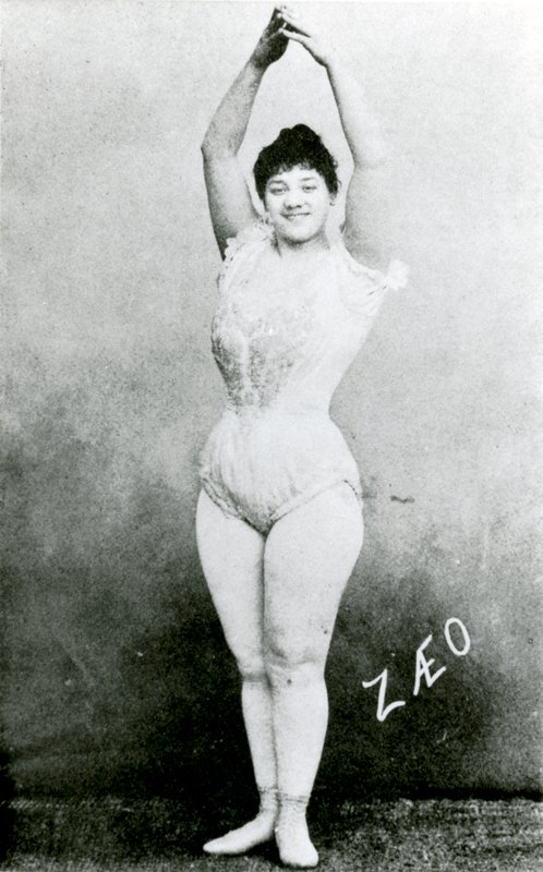 Zaeo, die Trapezkünstlerin von English Photographer