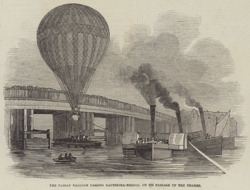 Der Nassau-Ballon passiert die Battersea-Brücke auf seinem Weg die Themse hinauf (Stich) von English School