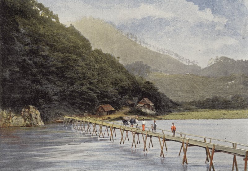 Fußgängerbrücke über den Arakawa-Fluss auf der Halbinsel Sagami von European Photographer