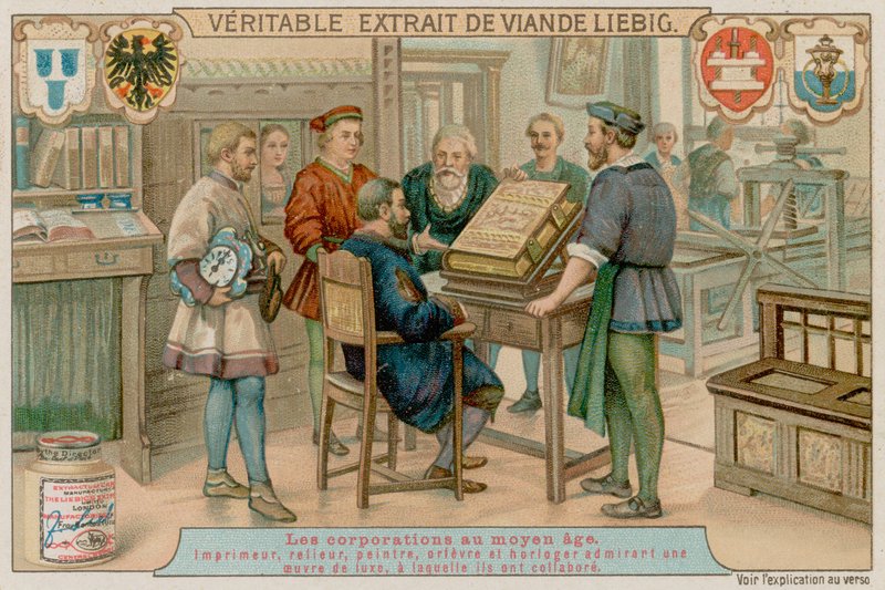 Ein Drucker, Buchbinder, Maler, Goldschmied und Uhrmacher bewundern ein Luxusbuch, an dem sie gemeinsam gearbeitet haben von European School