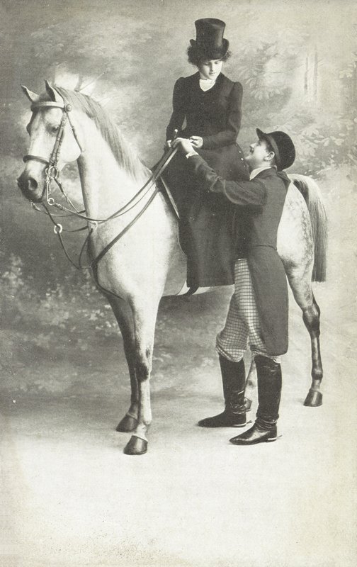 Frau und Mann in Reitkleidung von European School