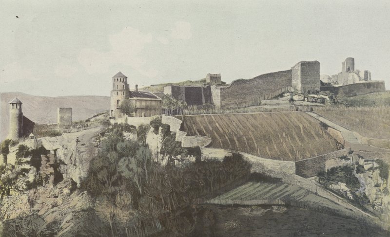 Cremieu, Reste der befestigten Umfriedung und des alten Priorats von French Photographer