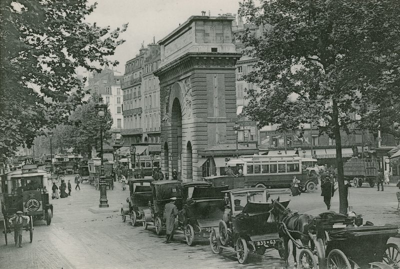 La Porte Saint-Martin von French Photographer