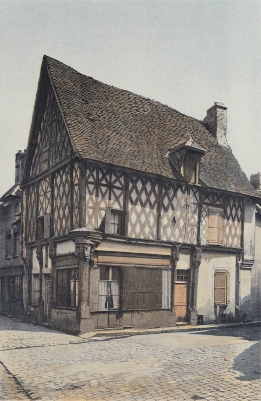 Levroux, Altes Holzhaus auf dem Platz von French Photographer