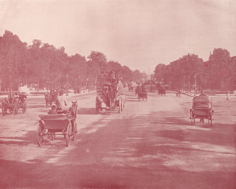 Paris: Avenue Champs-Élysées von French Photographer