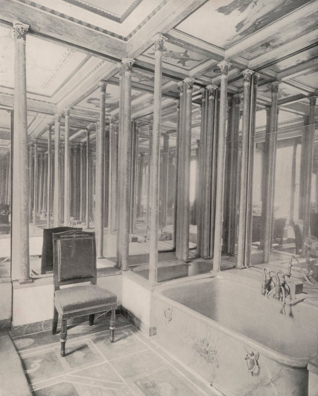 Paris: Badezimmer, Gebäude der deutschen Botschaft von French Photographer