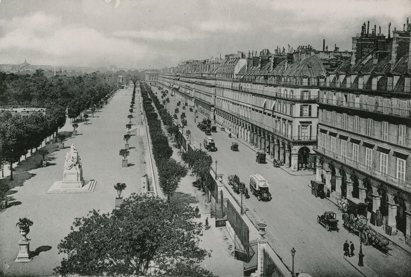 Perspective du Jardin des Tuileries et la Rue de Rivoli von French Photographer