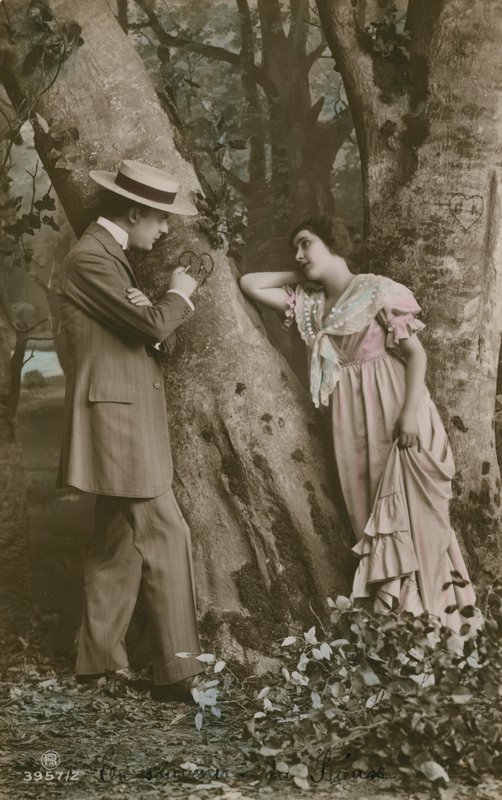 Liebende schnitzen ein Herz in einen Baum (handkoloriertes Foto) von French Photographer