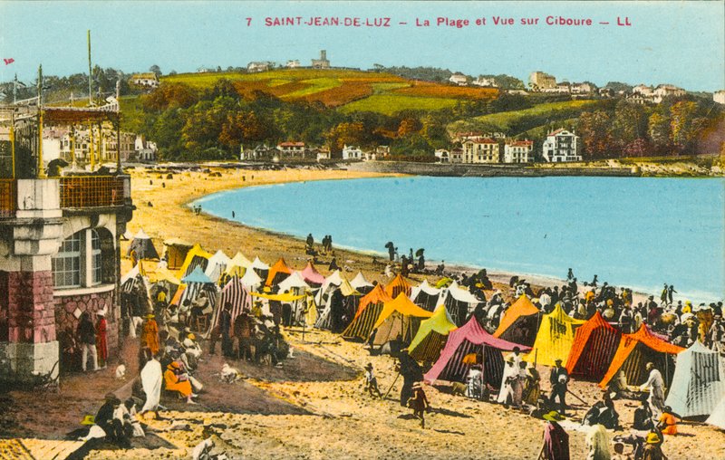 Saint-Jean-de-Luz, Der Strand und Blick auf Ciboure von French Photographer