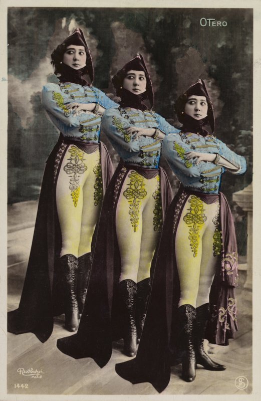 Drei identische Frauen von French Photographer