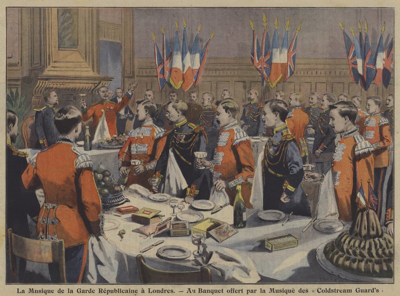 Die Kapelle der französischen Republikanischen Garde bei einem Bankett, das von der Kapelle der Coldstream Guards in London veranstaltet wurde (Farblithografie) von French School