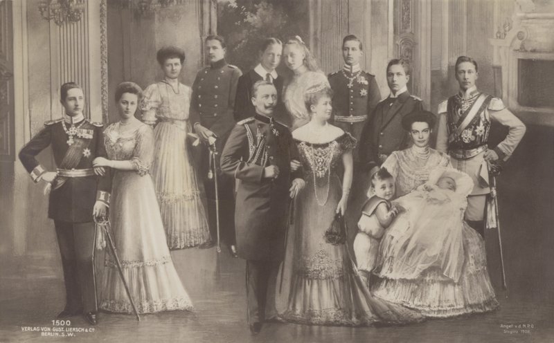 Kaiser Wilhelm II. von Deutschland und seine Familie von German School