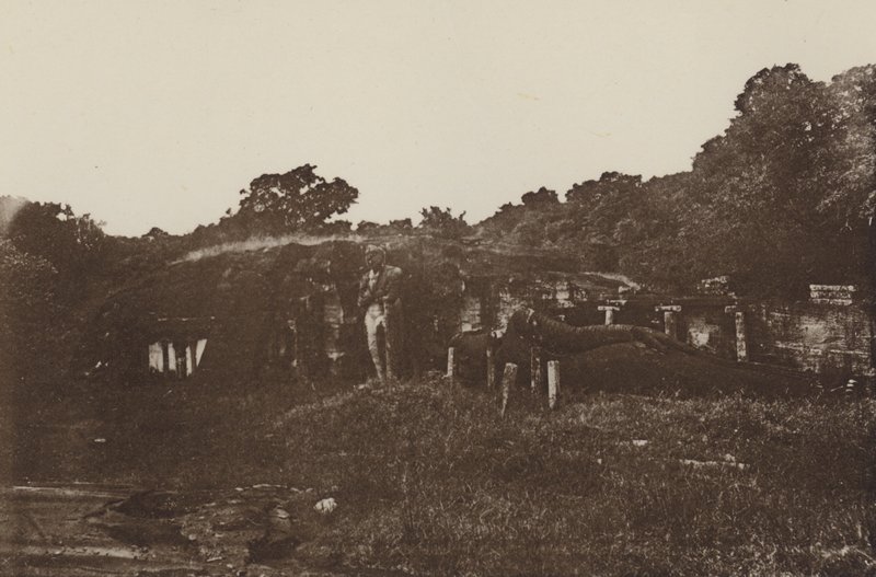 Ruinenstädte von Ceylon: Felsentempel in Polonnaruwa von Henry W. Cave