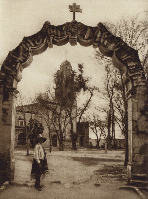 Mexiko: Kirche von Acambaro, Bundesstaat Michoacan von Hugo Brehme