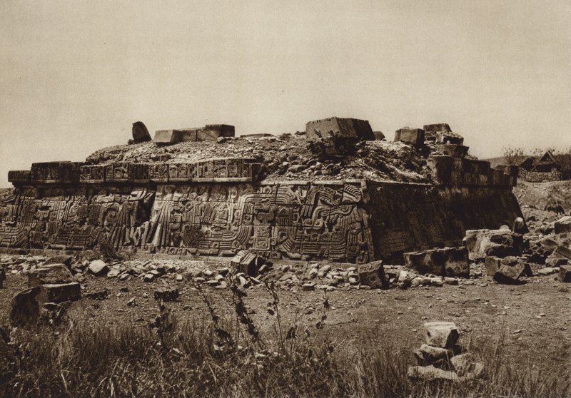Mexiko: Pyramide von Xochicalco, vor der Restaurierung von Hugo Brehme