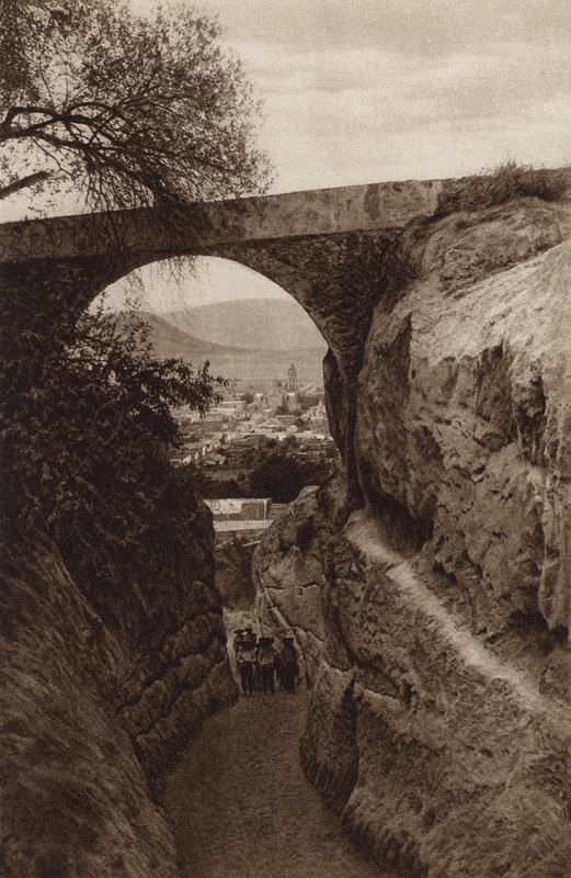 Mexiko: San Andres Chalchicomula, Bundesstaat Puebla von Hugo Brehme