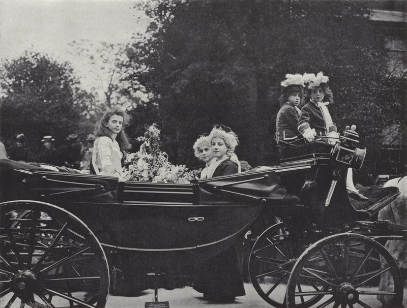Knutsford Maifest, die Königin und ihre Begleiter von J. Benjamin Stone