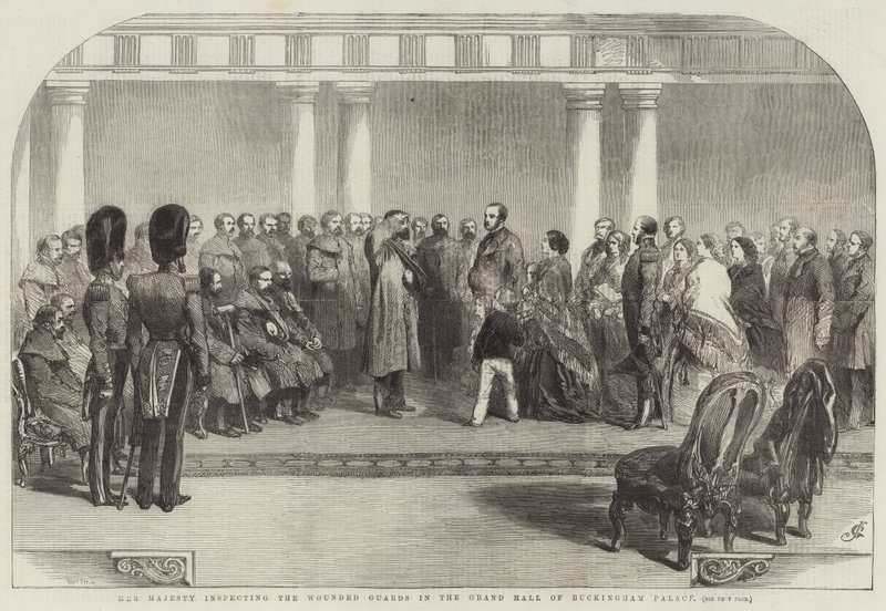 Ihre Majestät inspiziert die verwundeten Wachen in der großen Halle des Buckingham Palace von John Gilbert