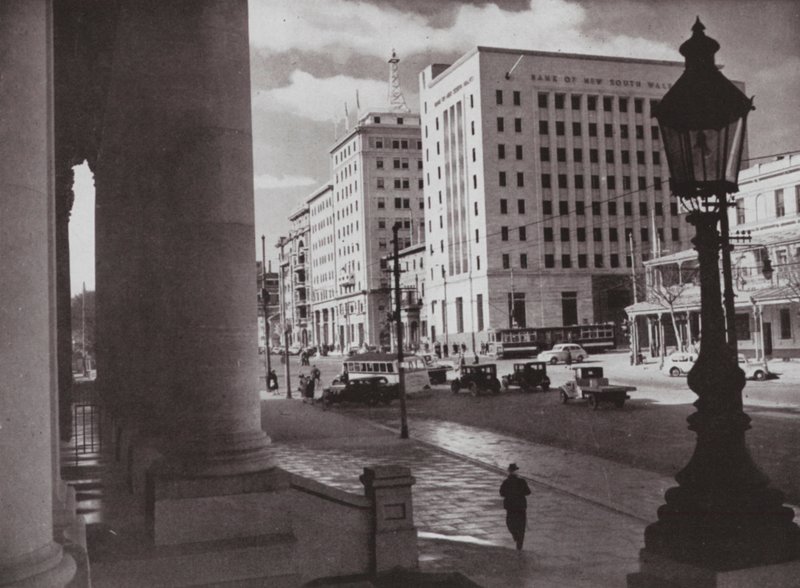 Ein Blick auf die North Terrace, Adelaide, Südaustralien (s/w Foto) von Photographer Australian