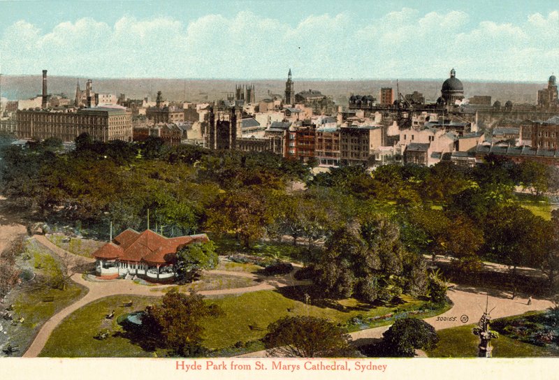 Hyde Park von der St Marys Kathedrale, Sydney von Photographer Australian