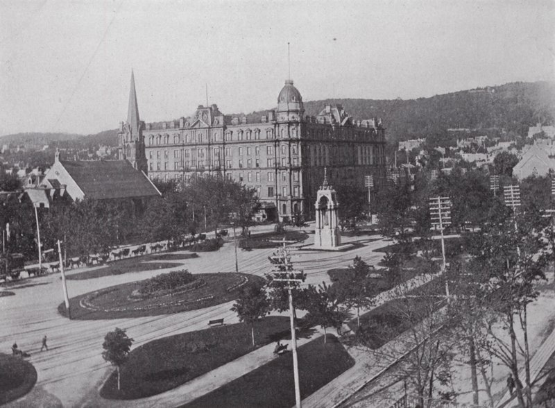 Dominion Square und Windsor Hotel, Montreal von Photographer Canadian