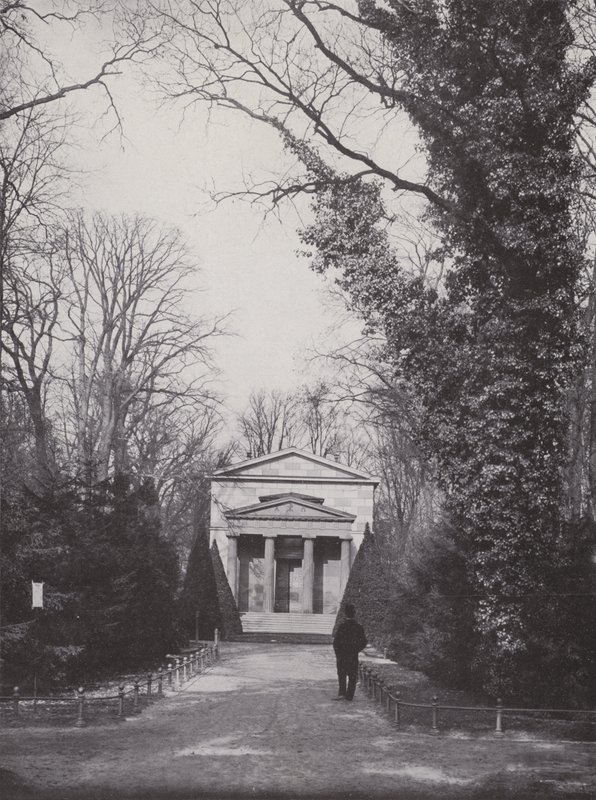 Charlottenburg, Mausoleum, Äußeres von Photographer German