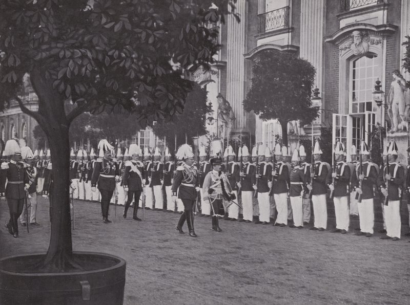 Potsdam, Fürstenempfang durch den Kaiser im Neuen Palais von Photographer German