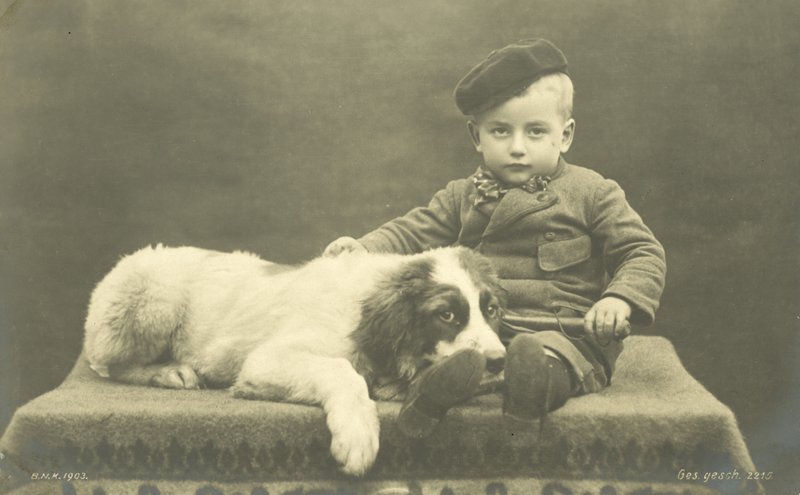Kleiner Junge mit seinem Hund von Photographer German