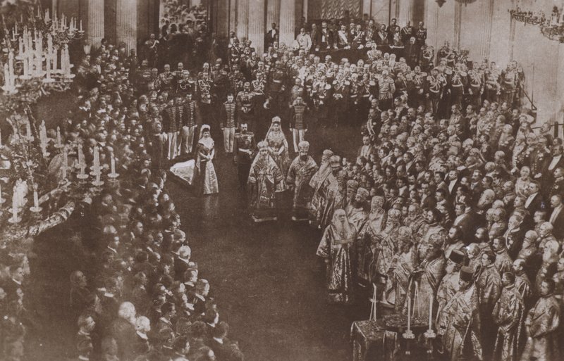 Krönung von Zar Nikolaus II. und Zarin Alexandra von Russland, Uspenski-Kathedrale, Moskau von Russian Photographer