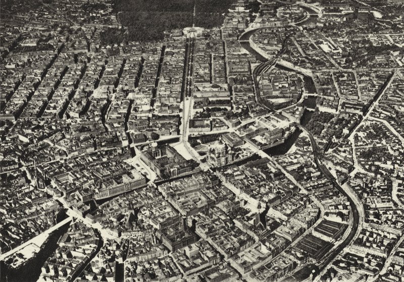 Berlin: Fliegeraufnahme des alten Kerns von Sasha Stone