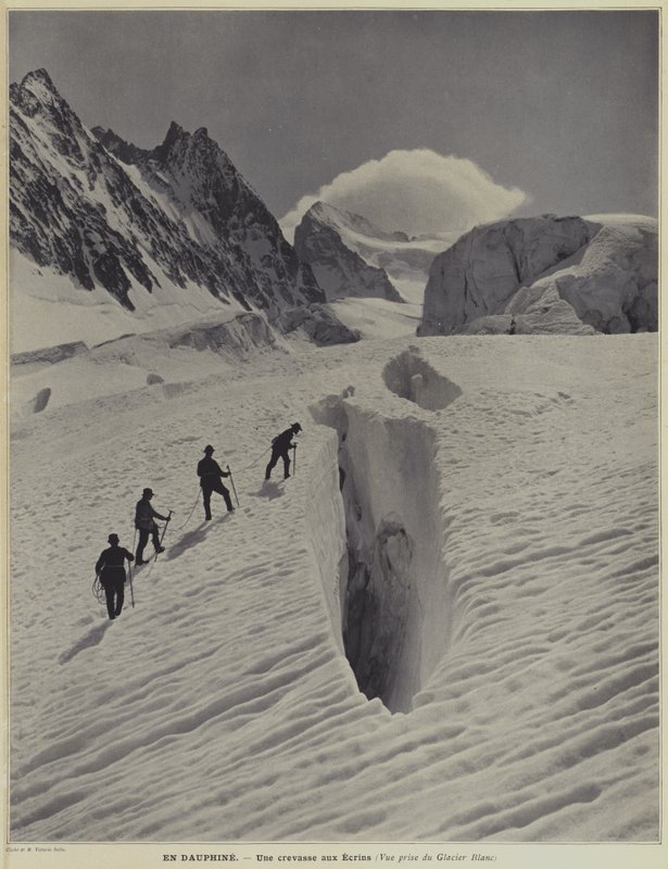 In der Dauphiné-Region der französischen Alpen: eine Gletscherspalte auf dem Glacier Blanc am Barre des Écrins von Vittorio Sella