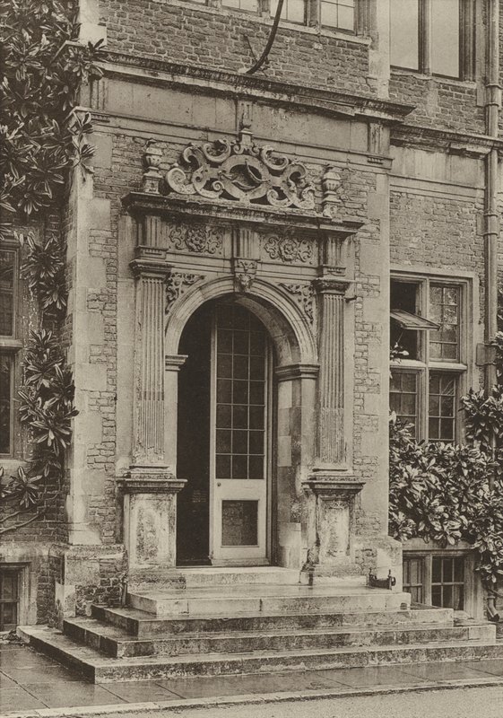 Tür, Im Hof, Hatfield House von William Galsworthy Davie