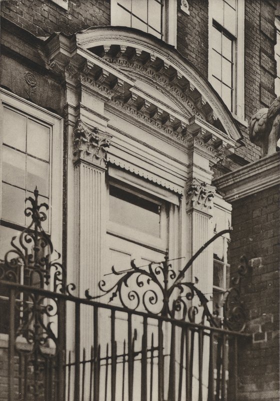Tür, North Pallant, Chichester von William Galsworthy Davie