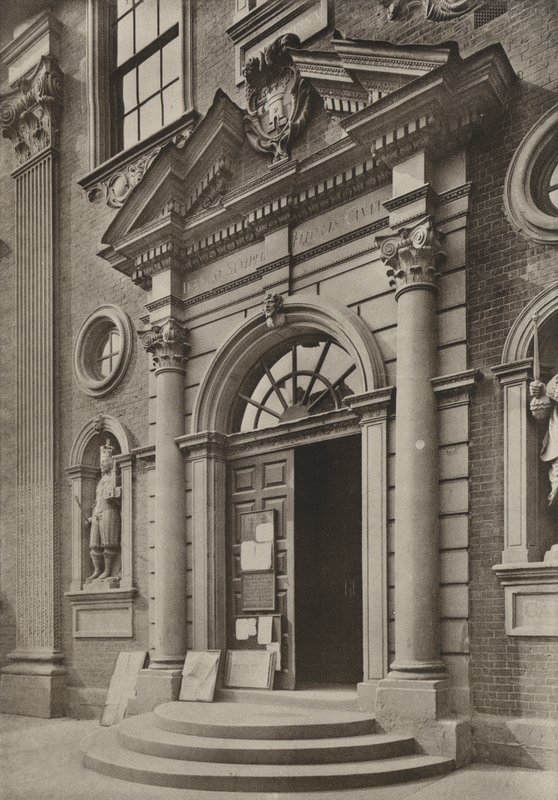 Türöffnung, The Guildhall, Worcester von William Galsworthy Davie