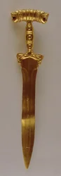 Schwert mit einer Griffverzierung aus zwei Löwenköpfen, aus Hamadan, Iran (Gold)