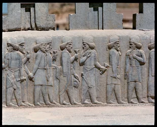 Ansicht der Reliefs der nördlichen Treppe