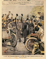 Ankunft in Sankt Petersburg des italienischen Siegerautos (Itala 35/45 HP gefahren von Scipione Borghese und Ettore Guizzardi), Ende des Paris-Peking Autorennens, Illustration von Achille Beltrame aus La Domenica del Corriere, 11.-18. August