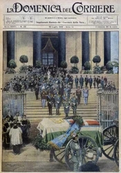 Der Segen der sterblichen Überreste des Herzogs von Aosta in Turin, nachdem der Trauerzug die ganze Stadt durchquert hatte - Zeichnung von A. Beltrame in „la Domenica del Corriere“ vom 19.07.1931