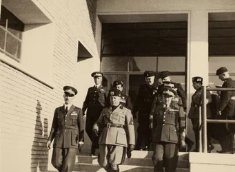 Einweihung der Gebäude des Königlichen Flughafens "Fausto Pesci" in Bologna, erbaut von der Firma Mauro Toschi fu Ulisse, in Anwesenheit des Duce Benito Mussolini, 24/10/1936 (s/w Foto)