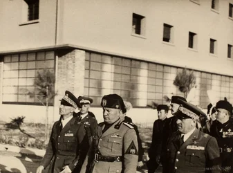 Einweihung der Gebäude des Königlichen Flughafens "Fausto Pesci" in Bologna, erbaut von der Firma Mauro Toschi fu Ulisse, in Anwesenheit des Duce Benito Mussolini, 24.10.1936