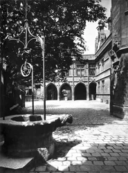 Cluny-Hotel vom Innenhof aus gesehen, Paris